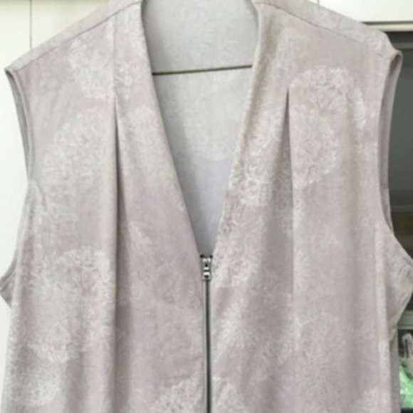 Tahari Tunic Size Medium - Picture 1 of 6